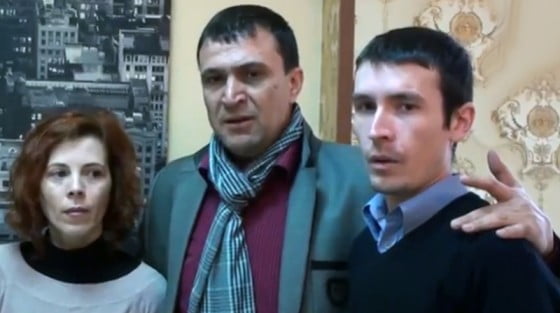 Marian Prodan seful galeriei ASTRA alaturi de parintii lui Andrei