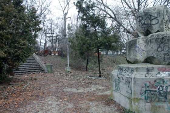 Monumentul din Parcul Alei in prezent