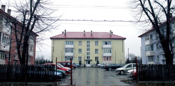 Blocuri anvelopate Ghimpati