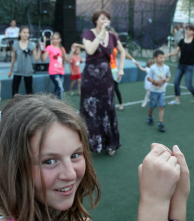 Adriana Antoni canta