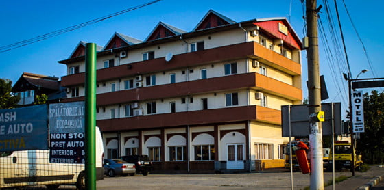 Motel Pompi by Giurgiuveanul