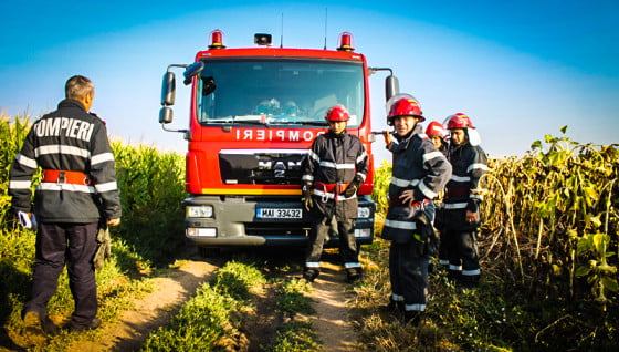 pompierii interventie la masina arsa Vieru by GIURGIUVEANUL