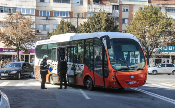 Autobuz arde 2