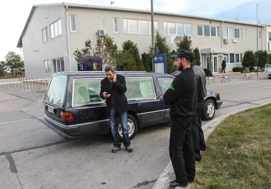 Florentina Ciobanu asteptata la aeroport by Giurgiuveanul