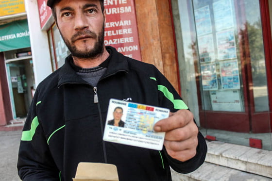 Viorel cu buletinul Florentinei by Giurgiuveanul