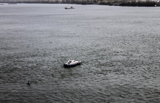 Cautarile muncitorului cazut de pe Podul Prieteniei