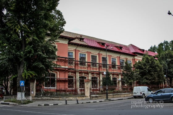 Liceul Maiorescu Giurgiu by Vasile Arcanu