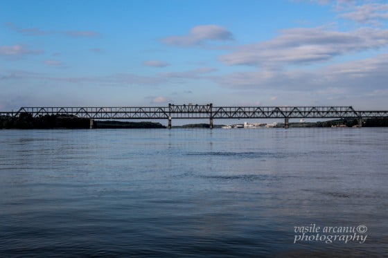 Podul prieteniei by Vasile Arcanu