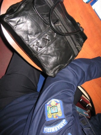 mai202011-20geanta20gasita20002