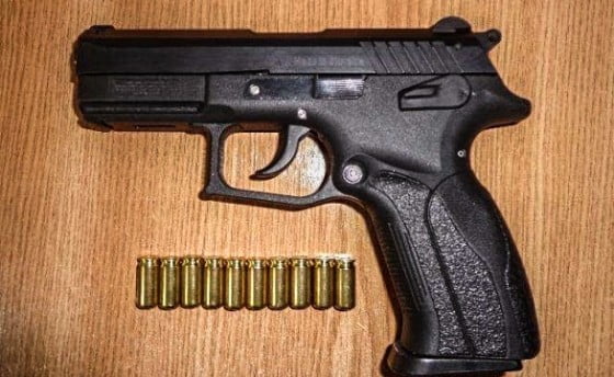 20150130-pistol de autoaparare cu bile de cauciuc