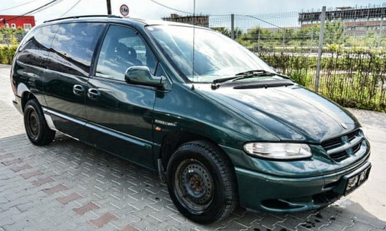 CHRYSLER_VOYAGER-1