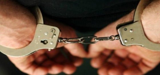 retinuti-de-politisti-685x320