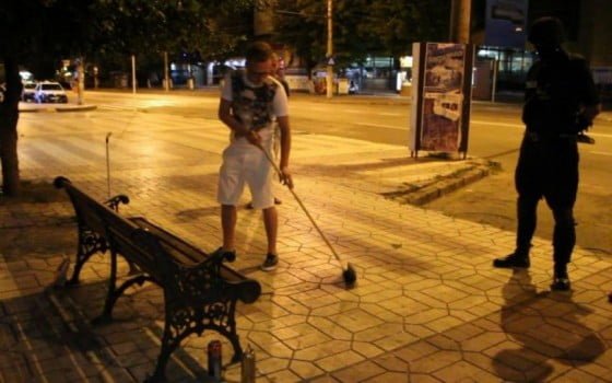 35eabc615bf5675cb543cdd59f7f4acc_XL