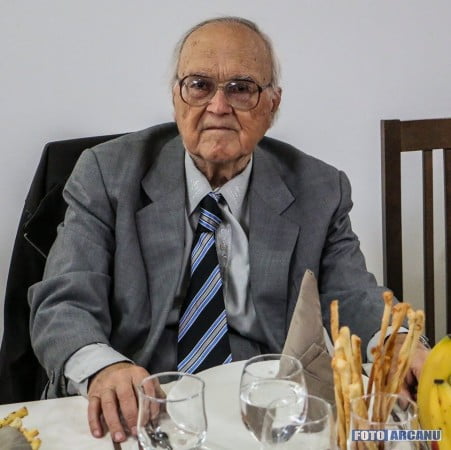 12106873_410595052473866_4642023235492335138_n