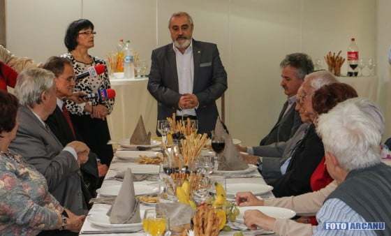 887422_410595425807162_6538973650681090243_o