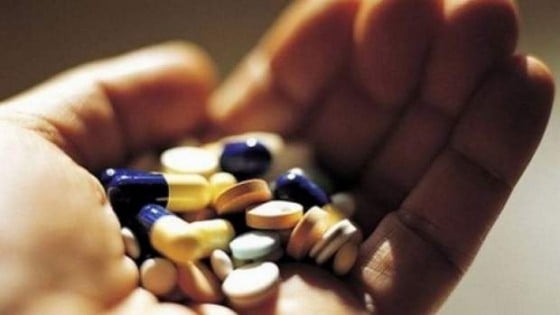 sinucidere-pastile_medicamente