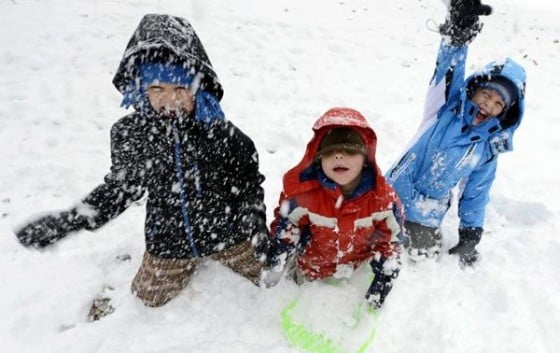 copii-zapada-vacanta-iarna1