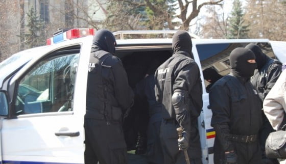 perchezitii138195930813946103511-1441285405