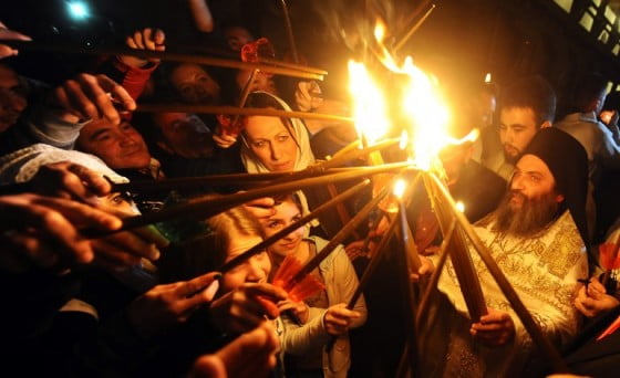 Semnificația-luminii-de-Înviere-770x470