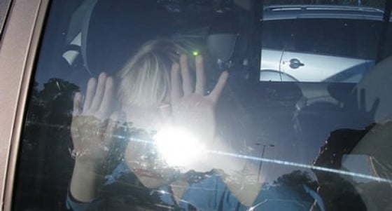 copil-blocat-masina-680x365