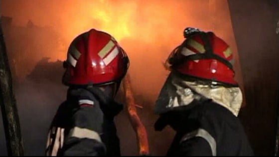 incendiu-pompieri0_39876500