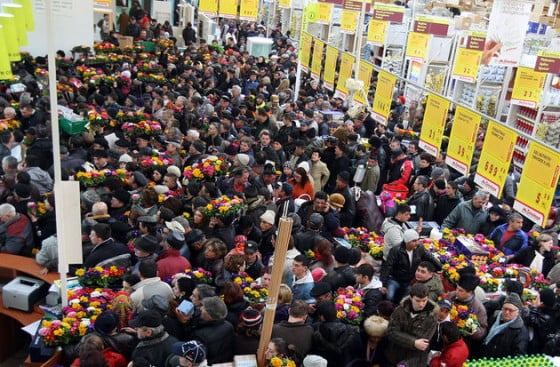 reduceri-black-friday-aglomeratie