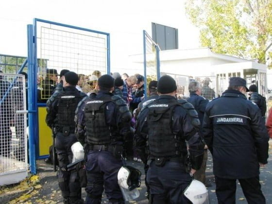 peste-o-sut-de-jandarmi-la-meciul-dintre-cfr-cluj-si-fc-vaslui.vezi-cati-suporteri-au-interzis-pe-arena1344067465