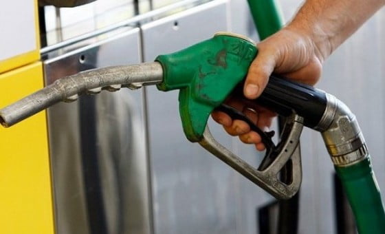 pompa_benzina1_35002900-e1497350194665