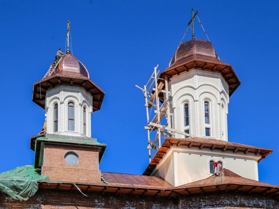 22894340_717503945116307_6614452414665428203_n