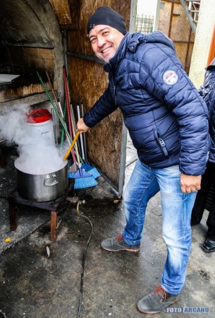 25152113_734833470050021_6768153894253109923_n