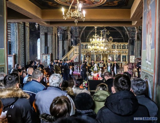 27021941_757043107829057_5889084976486626127_o