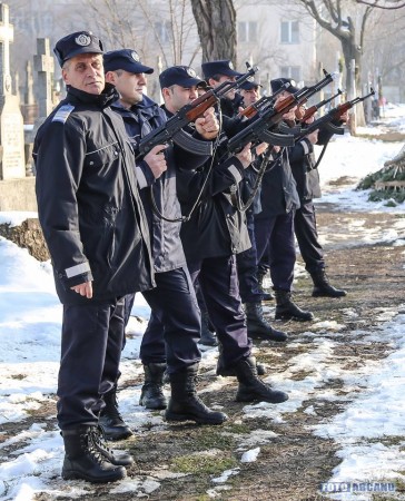 27336626_757044551162246_8341562080225390487_n