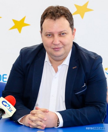 27657901_759601507573217_7395485542327013669_n