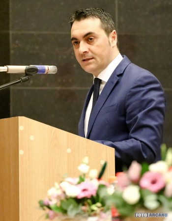 28577022_774261556107212_1347981408834181331_n