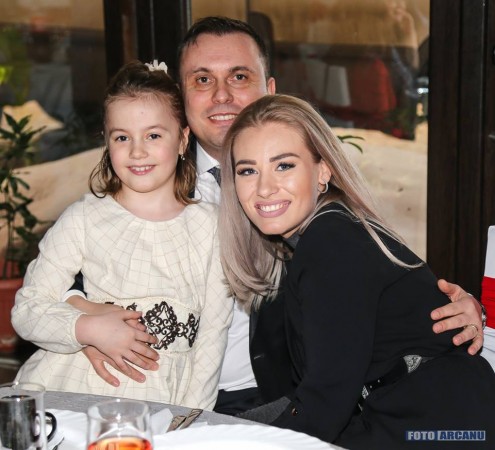 28661077_776741975859170_2840921586355634883_n