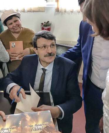 29746198_2000790986851901_1347327536_n