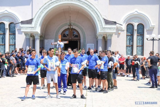 36087218_836845399848827_3336122427057897472_o