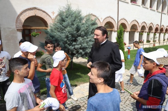 38072524_873837556149611_6202959474471206912_n