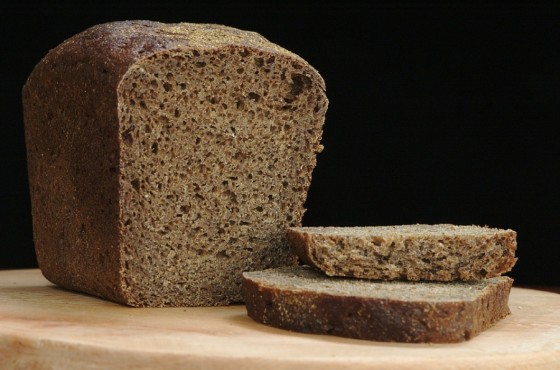 1533633714215-bread-food-black-rye-slice-nutrition-home-loaf-1480741-S4