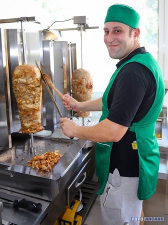 38817940_885455278321172_13104048299311104_n