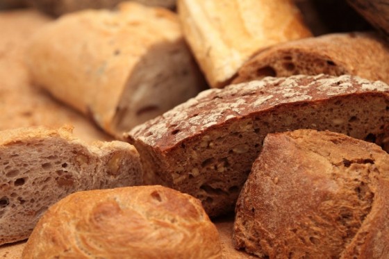 1536069135338-bread-food-healthy-breakfast-S4