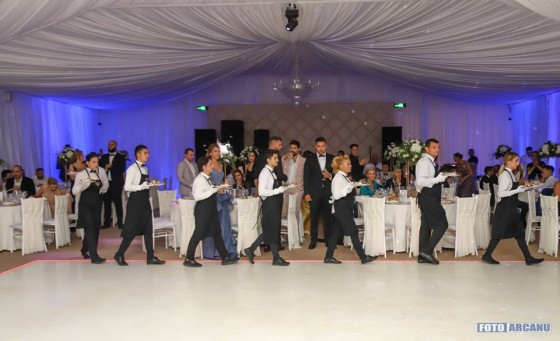 41325634_909243995942300_2263337242598572032_n