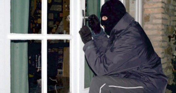 recomandari-pentru-prevenirea-furturilor-de-buzunare-si-locuinte-in-perioada-sarbatorilor-1514297075