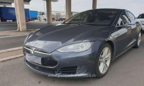 masina-furata-tesla-2-768x461