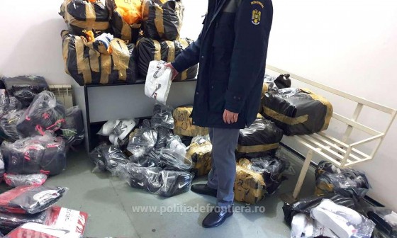 1575274086435-6925-S4