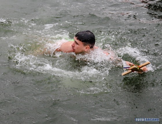 6624F7EF-FC11-4F74-8B75-C1FFFBCAA04C