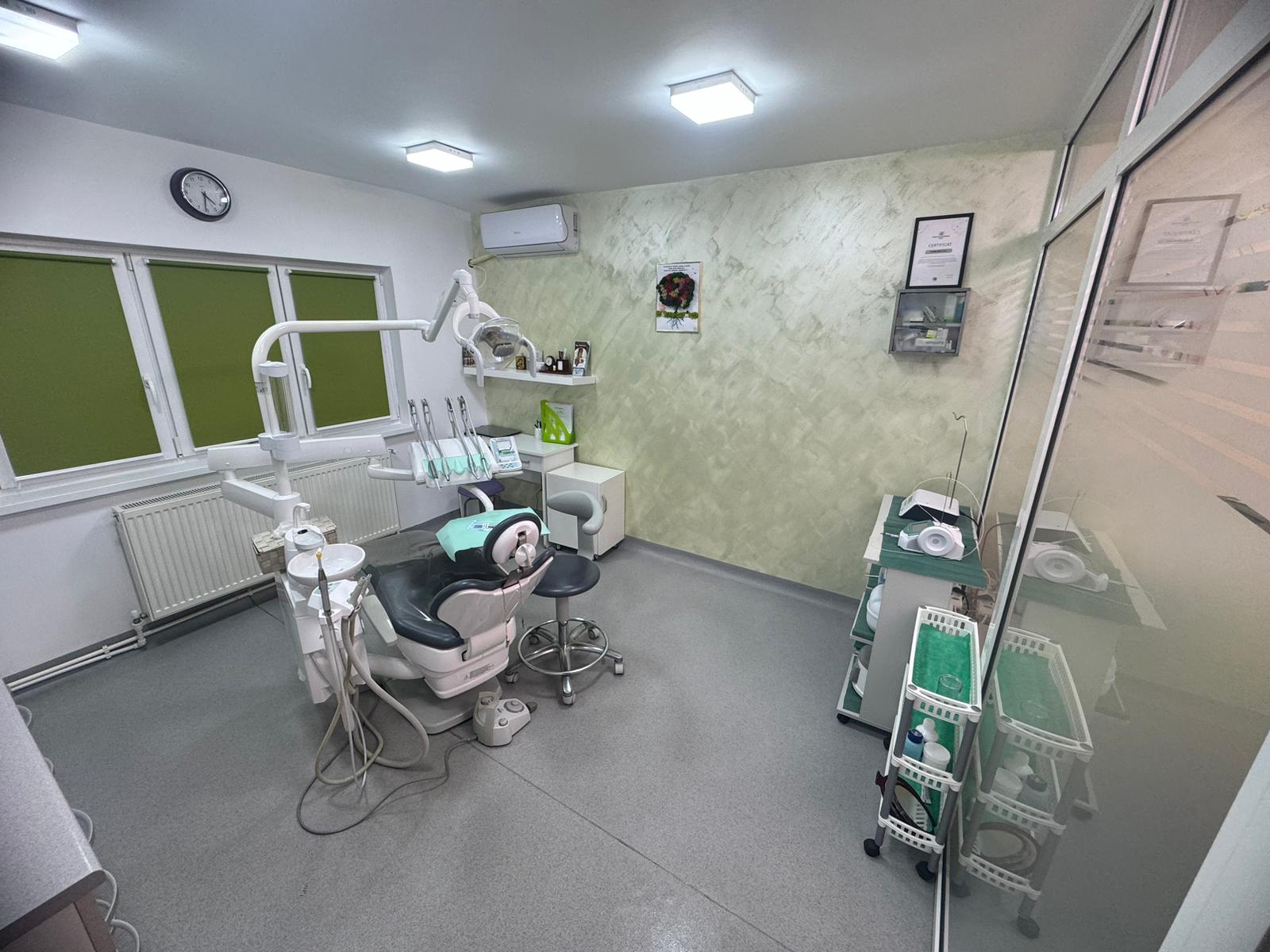 Mâine, 4 ianuarie 2024, stomatologic „Saviem Smile” se