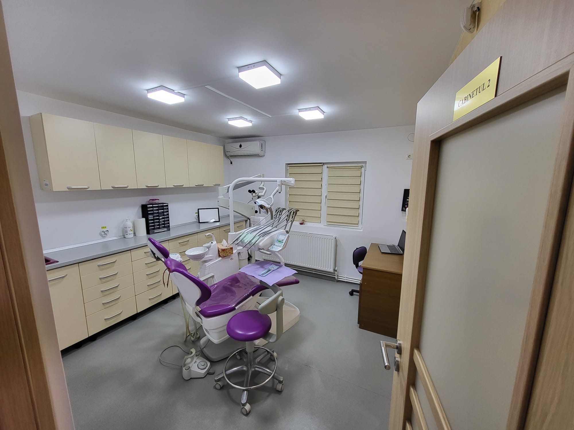 Mâine, 4 ianuarie 2024, stomatologic „Saviem Smile” se